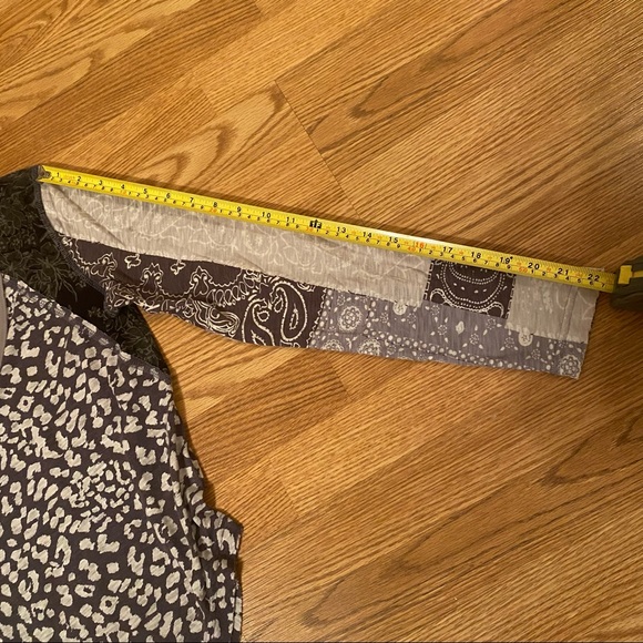 We the Free L/S V-neck Tee NWOT - Picture 9 of 10